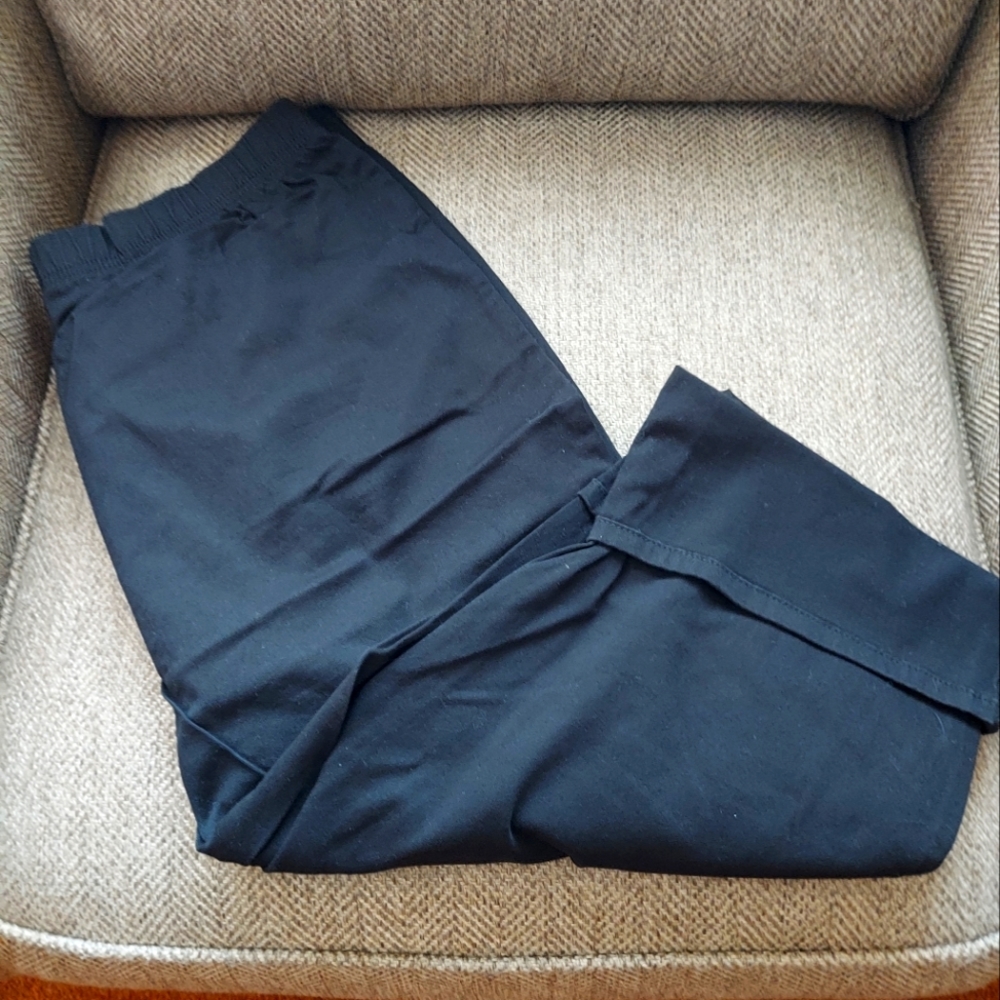 White stag cuffed capri